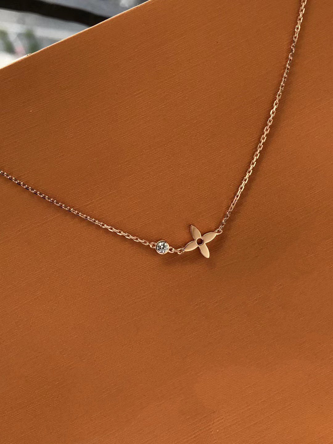 [AURORA]BLOSSOM PENDANT PINK GOLD AND DIAMOND