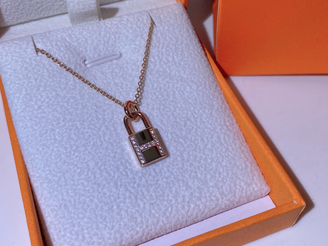 [AURORA]HM ADVANCED NICHE LOCK HEAD NECKLACE DIAMONDS