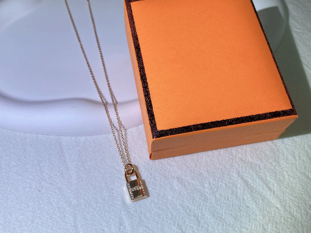 [AURORA]HM ADVANCED NICHE LOCK HEAD NECKLACE DIAMONDS
