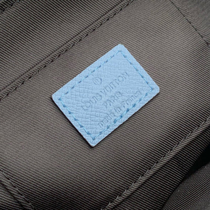 PULSE MESSENGER 22.5 IN BLUE MONOGRAM COATED CANVAS AND CALFSKIN