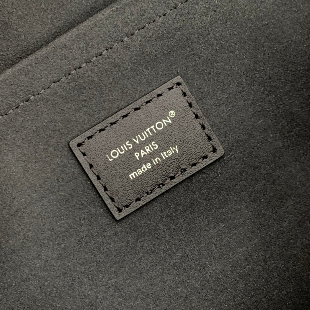 SPEEDY CARGO VIBE 28 IN BLACK LAMBSKIN MONOGRAM LOGO TAG