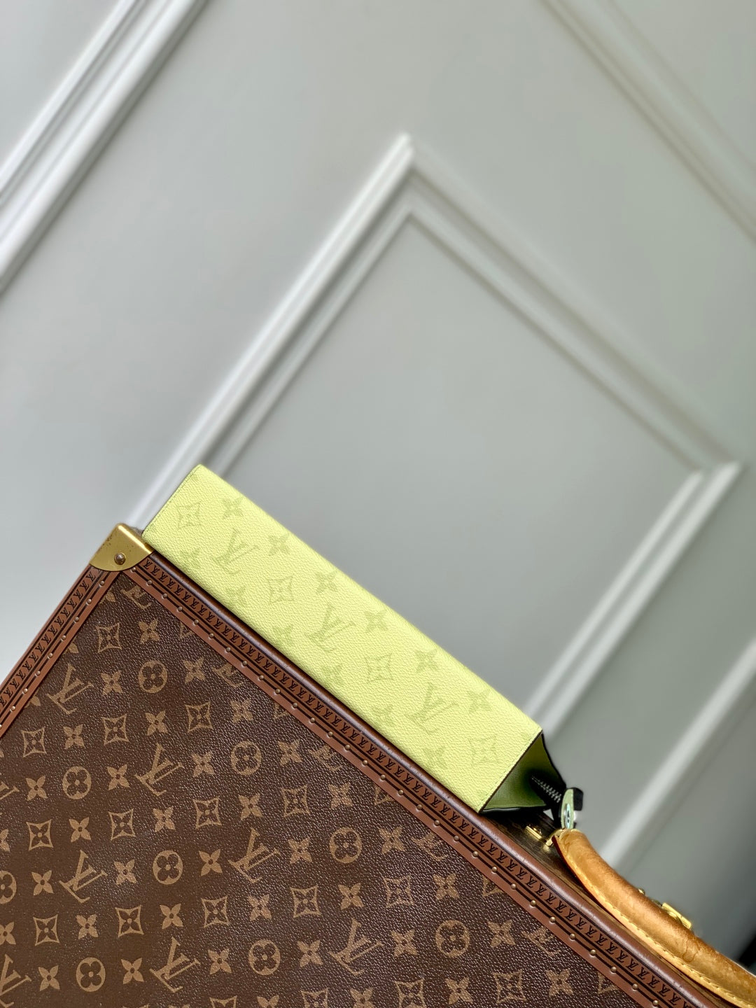 POCHETTE VOYAGE 26 IN LEMON YELLOW MONOGRAM ECLIPSE CALFSKIN