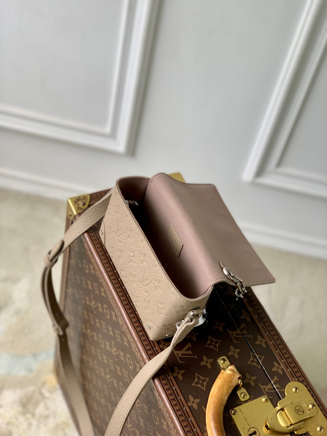 STEAMER WEARABLE WALLET 18 IN LIGHT BROWN MONOGRAM TAURILLON CALFSKIN