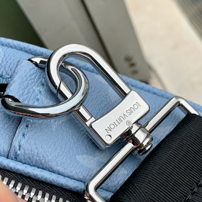 ALPHA MESSENGER 24 IN BLUE MONOGRAM COATED CANVAS AND CALFSKIN