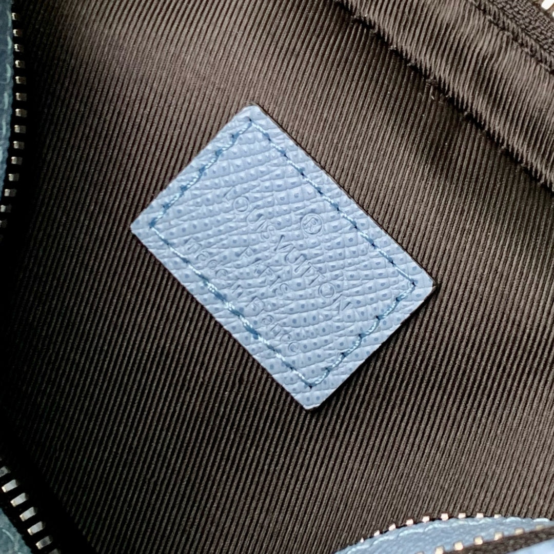 ALPHA MESSENGER 24 IN BLUE MONOGRAM COATED CANVAS AND CALFSKIN