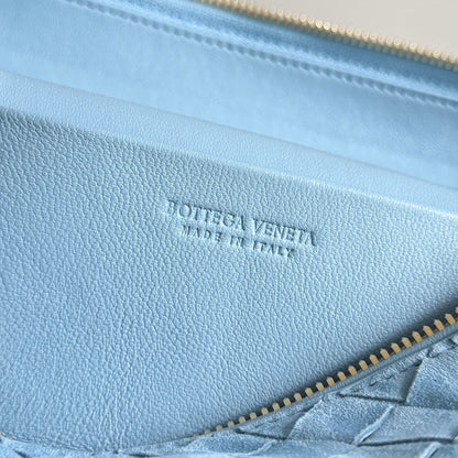 BOTTEGA VENETA 25S BANG BANG 22 IN ICE BLUE INTRECCIATO SUEDE GOLD HARDWARE