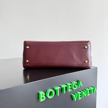 BOTTEGA VENETA 25S MEDIUM CIAO CIAO BAG 26 IN BURGUNDY CALFSKIN