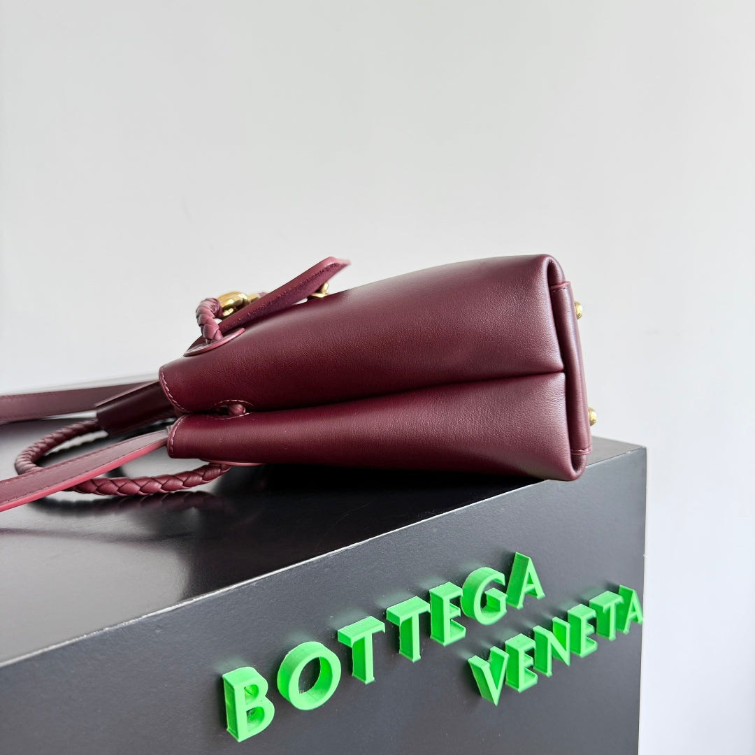 BOTTEGA VENETA 25S MEDIUM CIAO CIAO BAG 26 IN BURGUNDY CALFSKIN