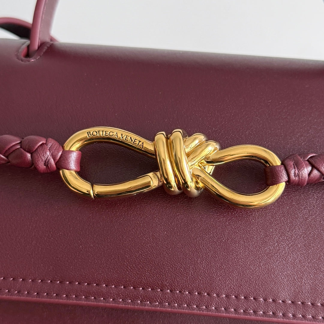 BOTTEGA VENETA 25S MEDIUM CIAO CIAO BAG 26 IN BURGUNDY CALFSKIN
