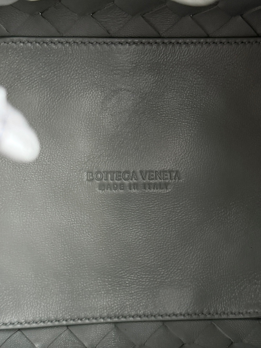 BOTTEGA VENETA 25S SMALL PARACHUTE 21 IN LIGHT GRAY CALFSKIN GOLD HARDWARE
