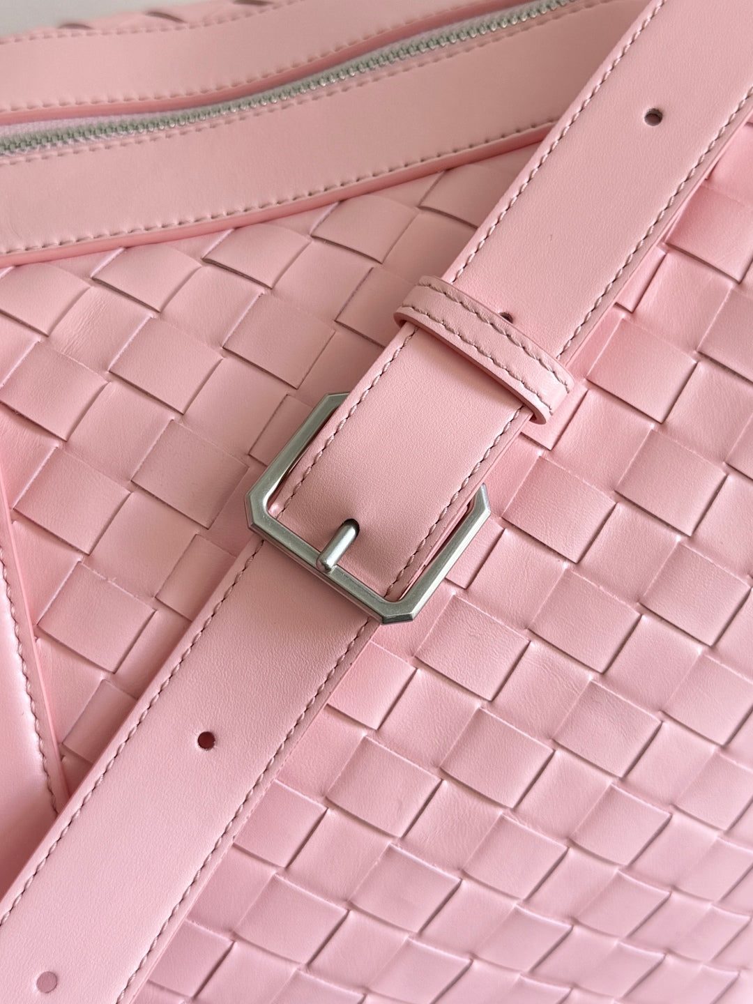 BOTTEGA VENETA 25S INTRECCIATO CABIN DUFFLE 55 IN LIGHT PINK CALFSKIN
