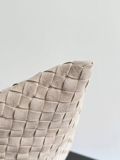 BOTTEGA VENETA 25S HOP BAG 53 IN SOFT TAUPE SUEDE GOLD HARDWARE