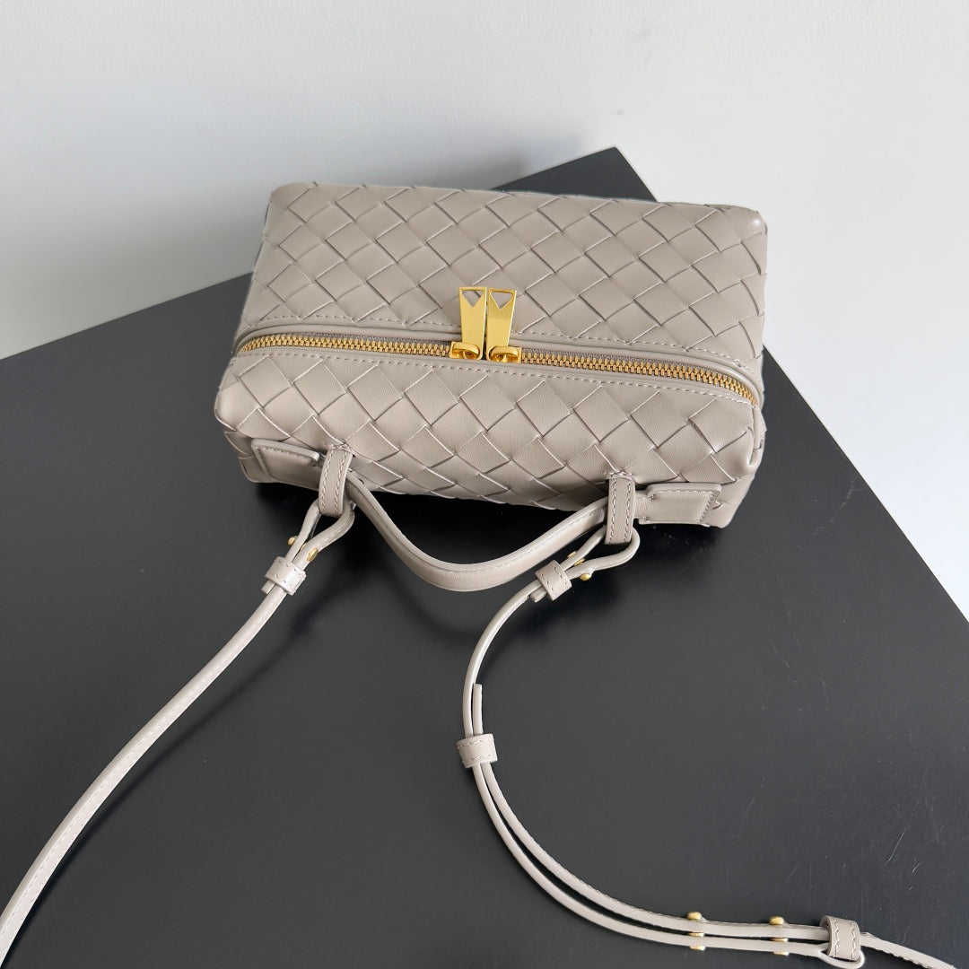 BOTTEGA VENETA 25S BANG BANG 22 IN WARM GRAY INTRECCIATO CALFSKIN GOLD HARDWARE