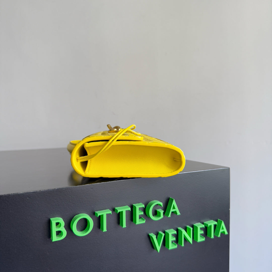BOTTEGA VENETA 25S LONG CLUTCH ANDIAMO 31 IN LEMON YELLOW CALFSKIN