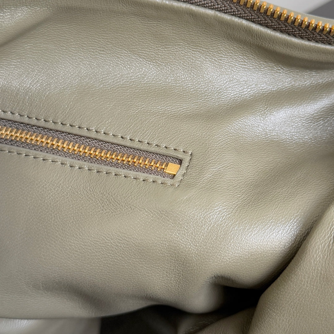 BOTTEGA VENETA 25S SMALL JODIE 48 IN ARMY GREEN CALFSKIN GOLD HARDWARE