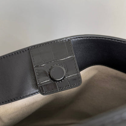 BOTTEGA VENETA 25S MEDIUM ANDIAMO 32 IN IVORY BLACK CALFSKIN AND CANVAS