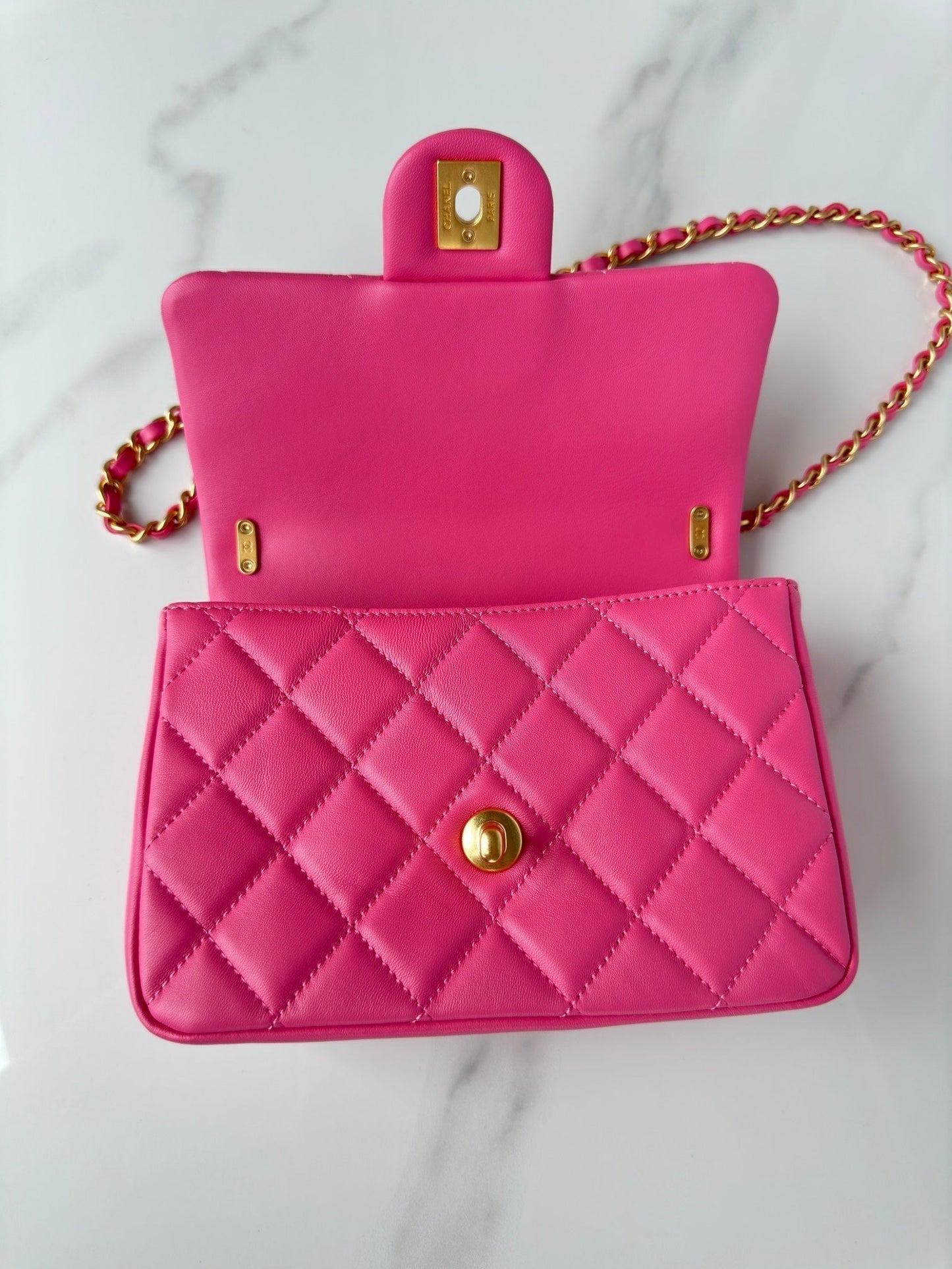 CC SMALL 20 FLAP BAG IN DEEP PINK CALFSKIN