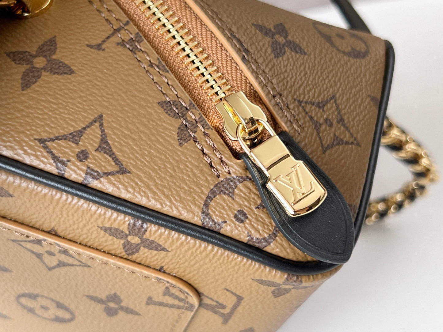 LV 25S JUST IN CASE 14 IN BROWN MONOGRAM CANVAS LEATHER TRIM BLACK