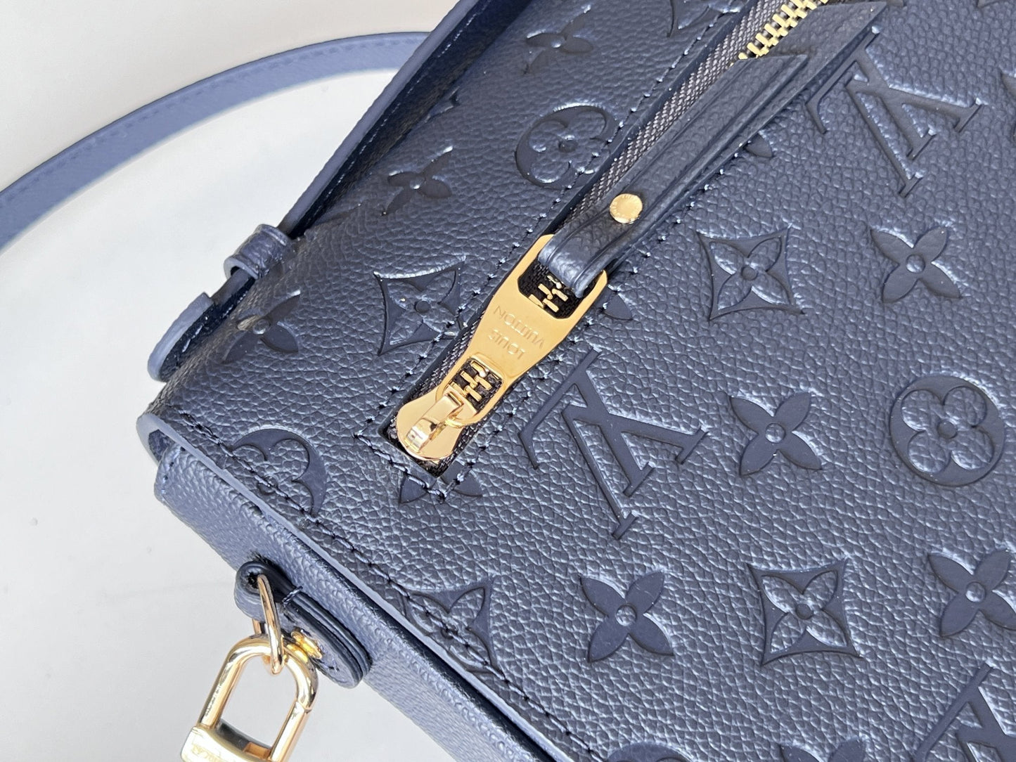 LV 25S POCHETTE METIS 25 IN DARK BLUE MONOGRAM COATED CANVAS GOLD HARDWARE