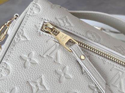 LV 25S POCHETTE METIS 25 IN WHITE MONOGRAM COATED CANVAS GOLD HARDWARE