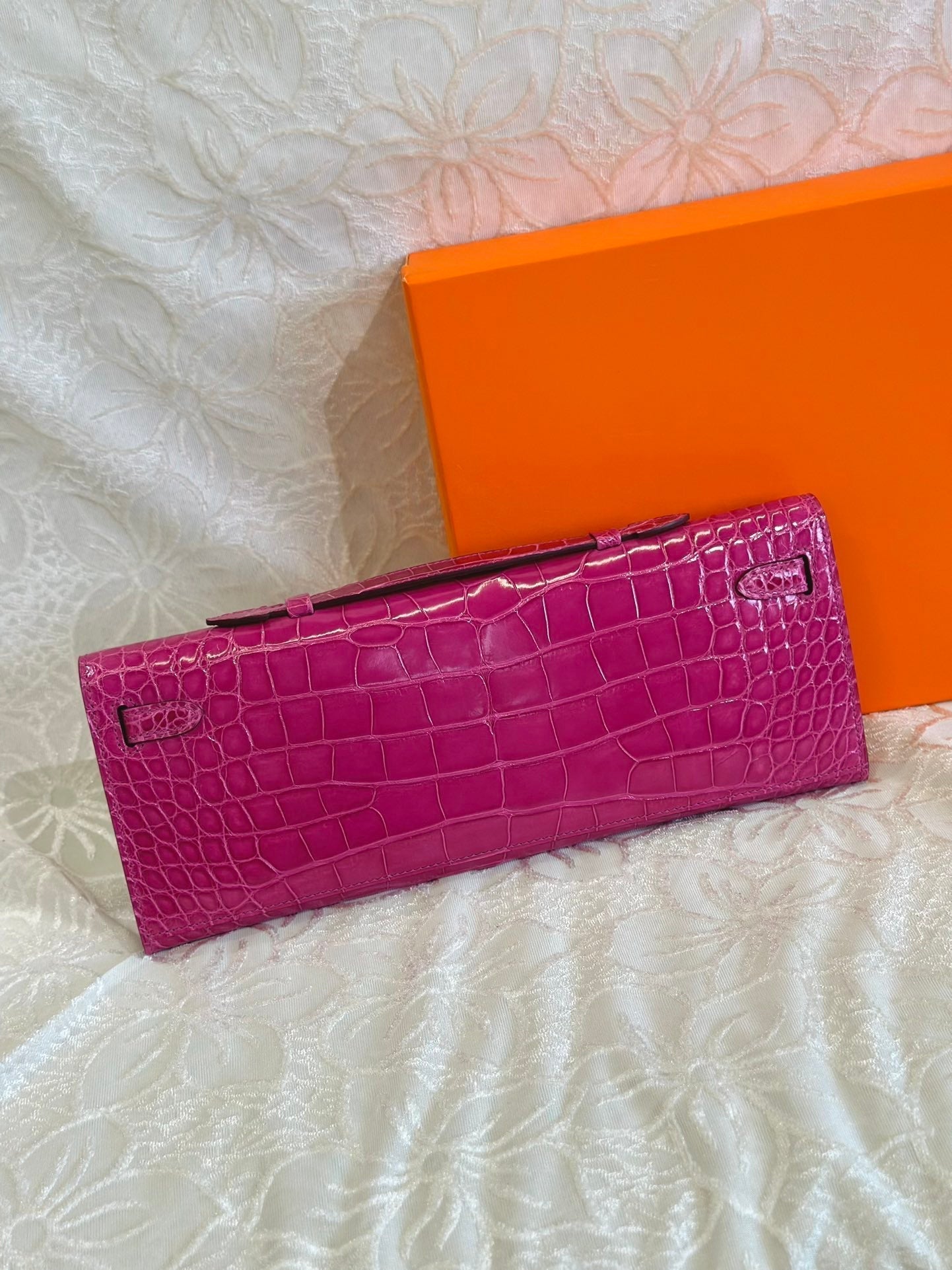 KELLY CUT 31 IN MAGENTA PURPLE SHINNY ALLIGATOR LEATHER WITH SILVER HARDWARE (MADE-TO-ODER)