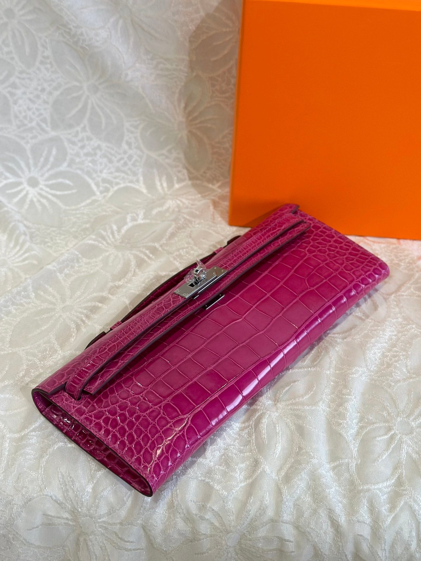 KELLY CUT 31 IN MAGENTA PURPLE SHINNY ALLIGATOR LEATHER WITH SILVER HARDWARE (MADE-TO-ODER)