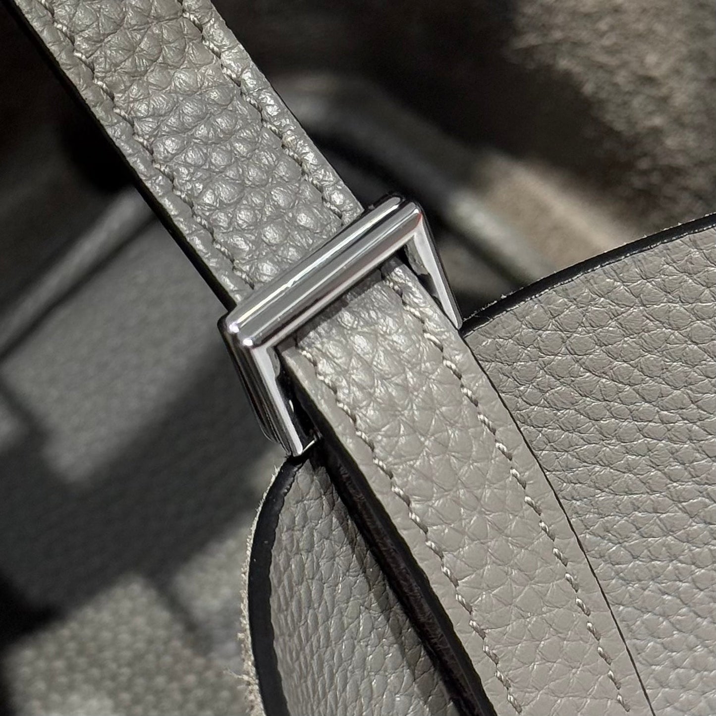 PICOTIN LOCK 22 IN GREY ETAIN CALFSKIN SILVER HARDWARE