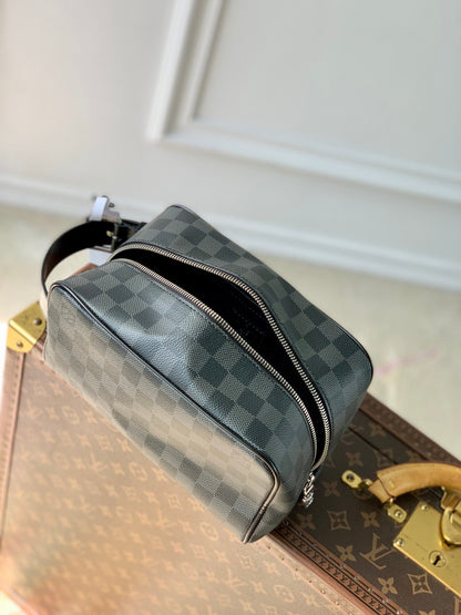 LOCKER DOPP KIT 23 IN GREY BLACK DAMIER GRAPHITE CANVAS