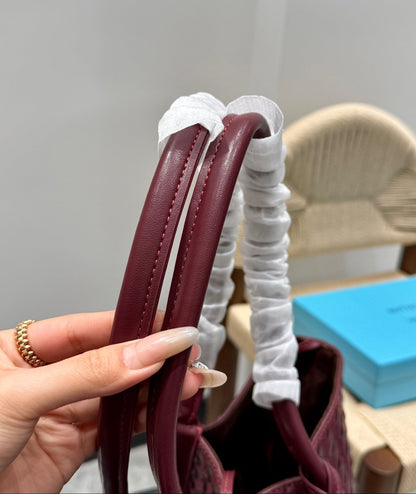 PINACOTECA TOTE BAG 38 IN BURGUNDY CALFSKIN