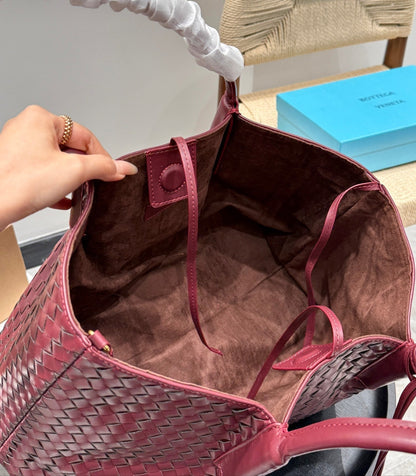 PINACOTECA TOTE BAG 38 IN BURGUNDY CALFSKIN