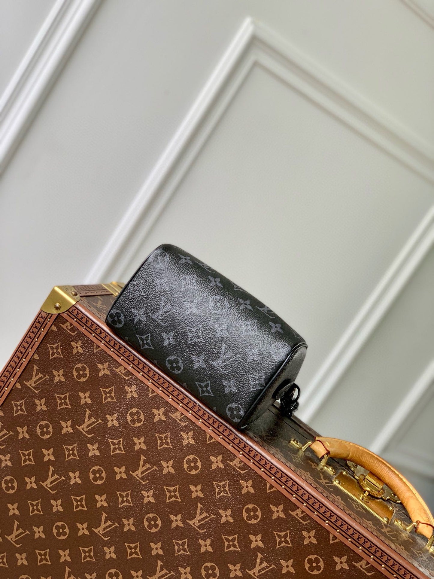 SPEEDY BAG 18 IN BLACK MONOGRAM COATED CANVAS BLACK HARDWARE