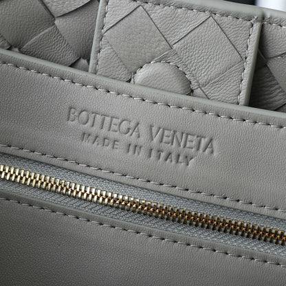BV MEDIUM ANDIAMO 32CM GREY LAMBSKIN