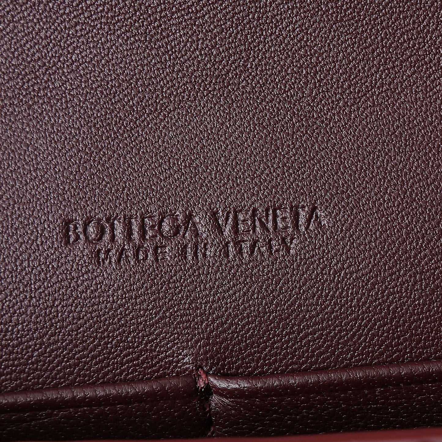 BOTTEGA VENETA 25S ANDIAMO POUCH 19 IN DEEP MAROON CALFSKIN GOLD HARDWARE