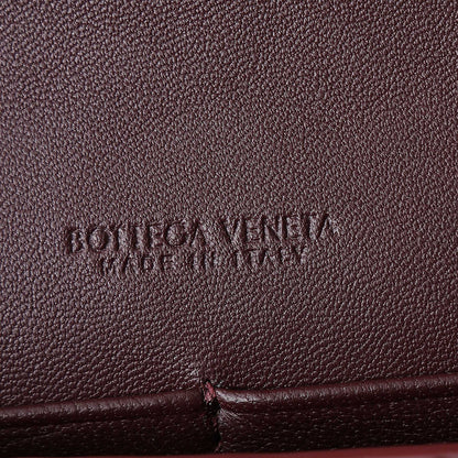 BOTTEGA VENETA 25S ANDIAMO POUCH 19 IN DEEP MAROON CALFSKIN GOLD HARDWARE