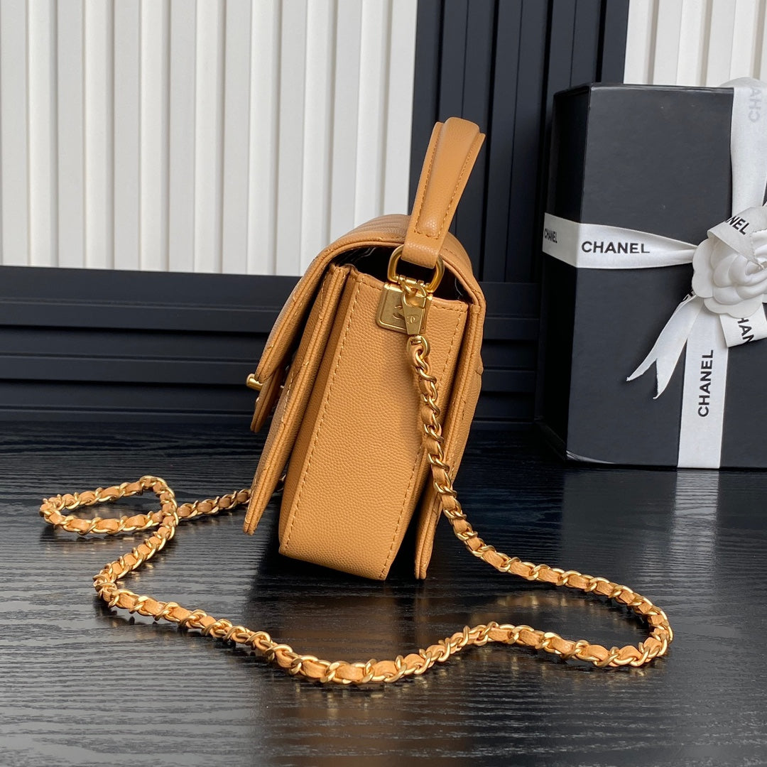 RETRO STYLE FLAP BAG 19 IN RAW SIENNE GRAINED CALFSKIN GOLD HARDWARE