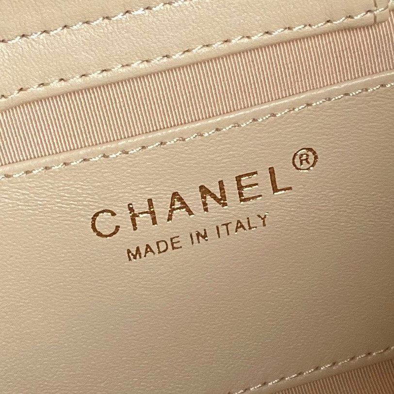 HOBO BAG 24 IN BEIGE CALFSKIN GOLD DOUBLE C THICK CHAIN