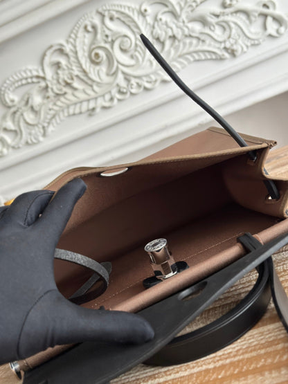 ZIP CABINE 31 BAG IN CHOCOLATE BROWN CANVAS AND BLACK CALFSKIN