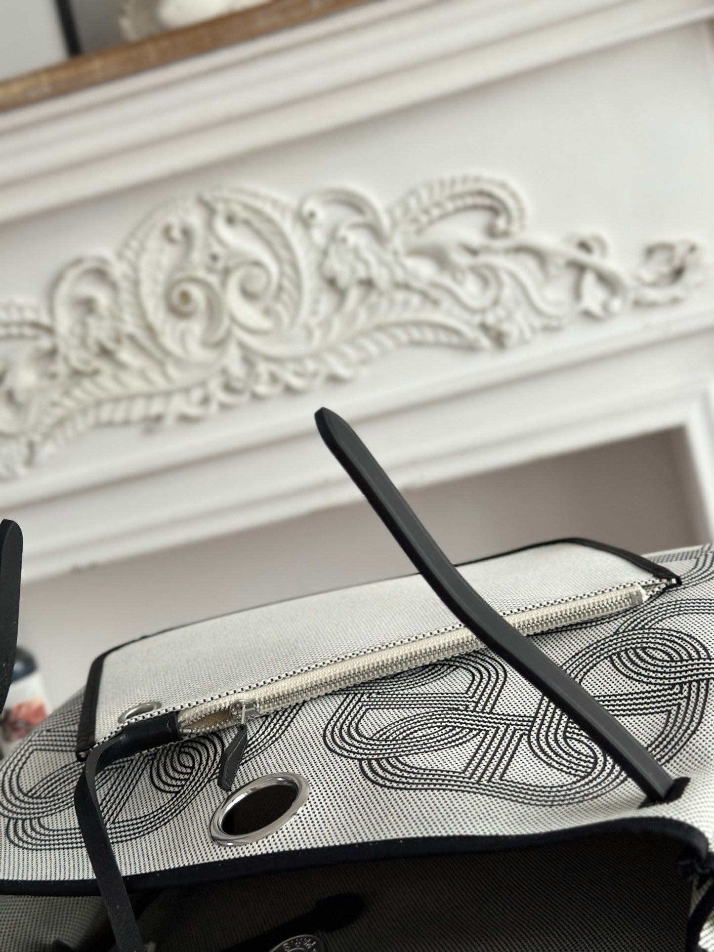 HERBAG ZIP 31 LAQUERED BAG IN OFF-WHITE MIX BLACK H PLUME CANVAS