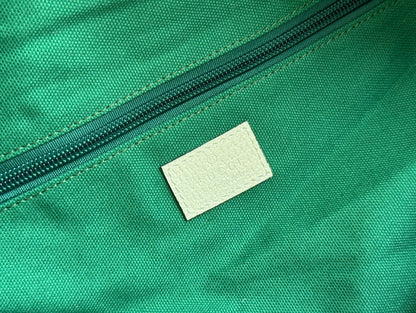 MEDIUM DUFFLE BAG WITH WEB 47 IN WHITE SOFT GG CALFSKIN