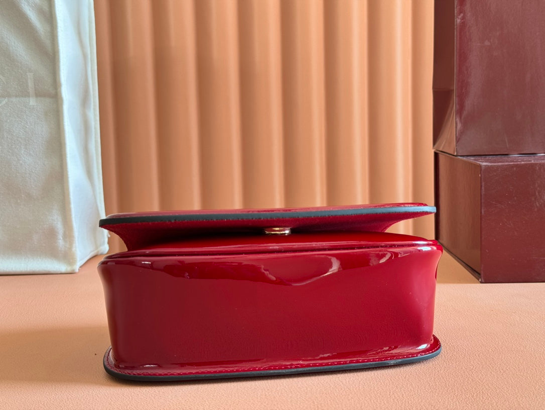 SMALL BLONDIE SHOULDER BAG 21.5 IN RED PATENT CALFSKIN
