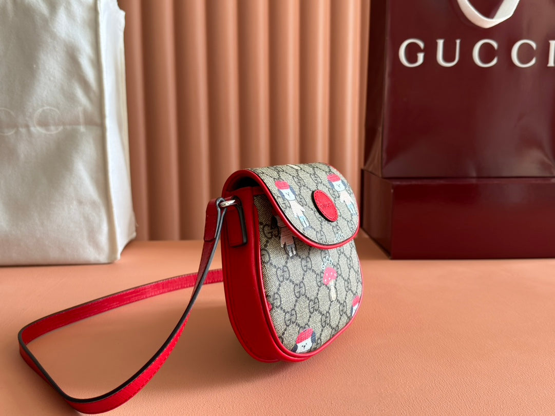 CHILDREN'S PRINTED GG SHOULDER BAG IN BEIGE AND DARK BROWN GG CANVAS RED TRIM