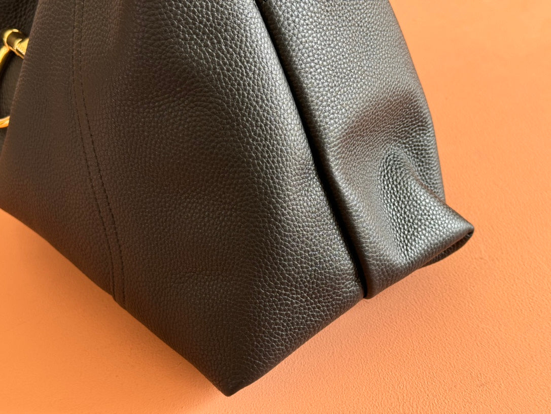 SOFTBIT MAXI SHOULDER BAG 46 IN BLACK GRAINY LAMBSKIN