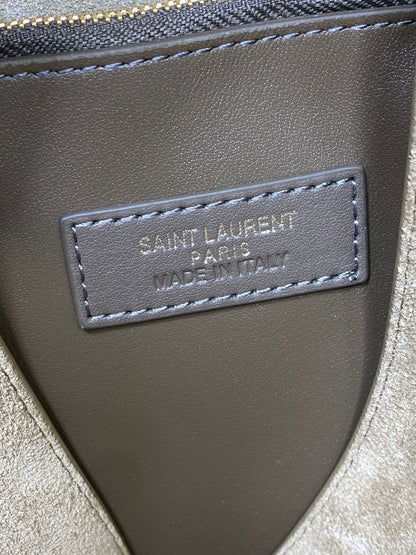 LE 5 À 7 SUPPLE BAG 31 IN KHAKI BROWN SUEDE