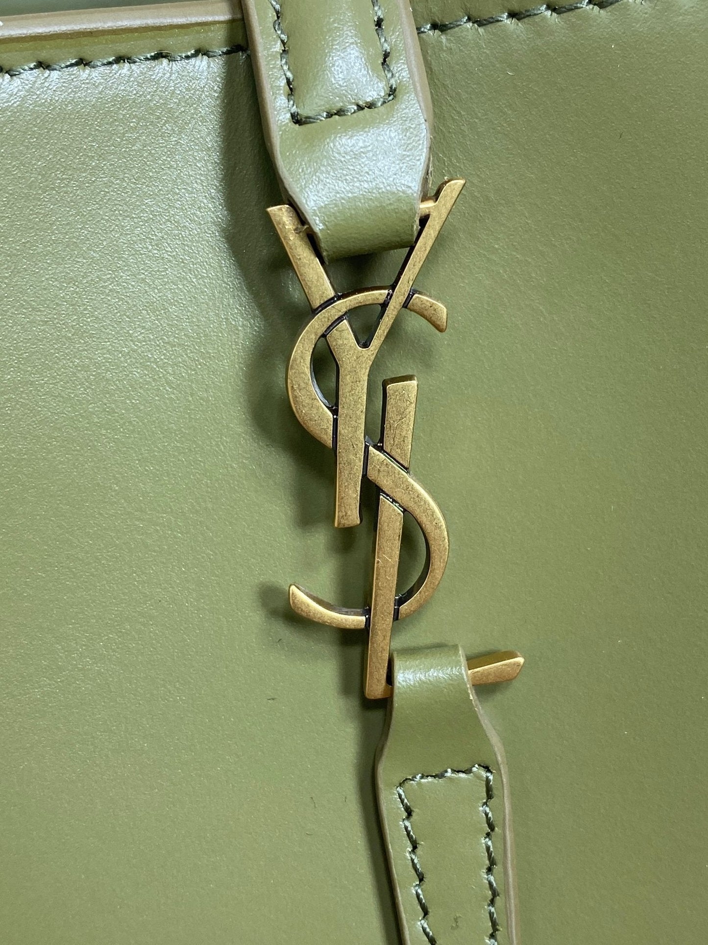 LE 37 MINI BUCKET BAG 15 IN AVOCADO GREEN CALFSKIN GOLD HARDWARE