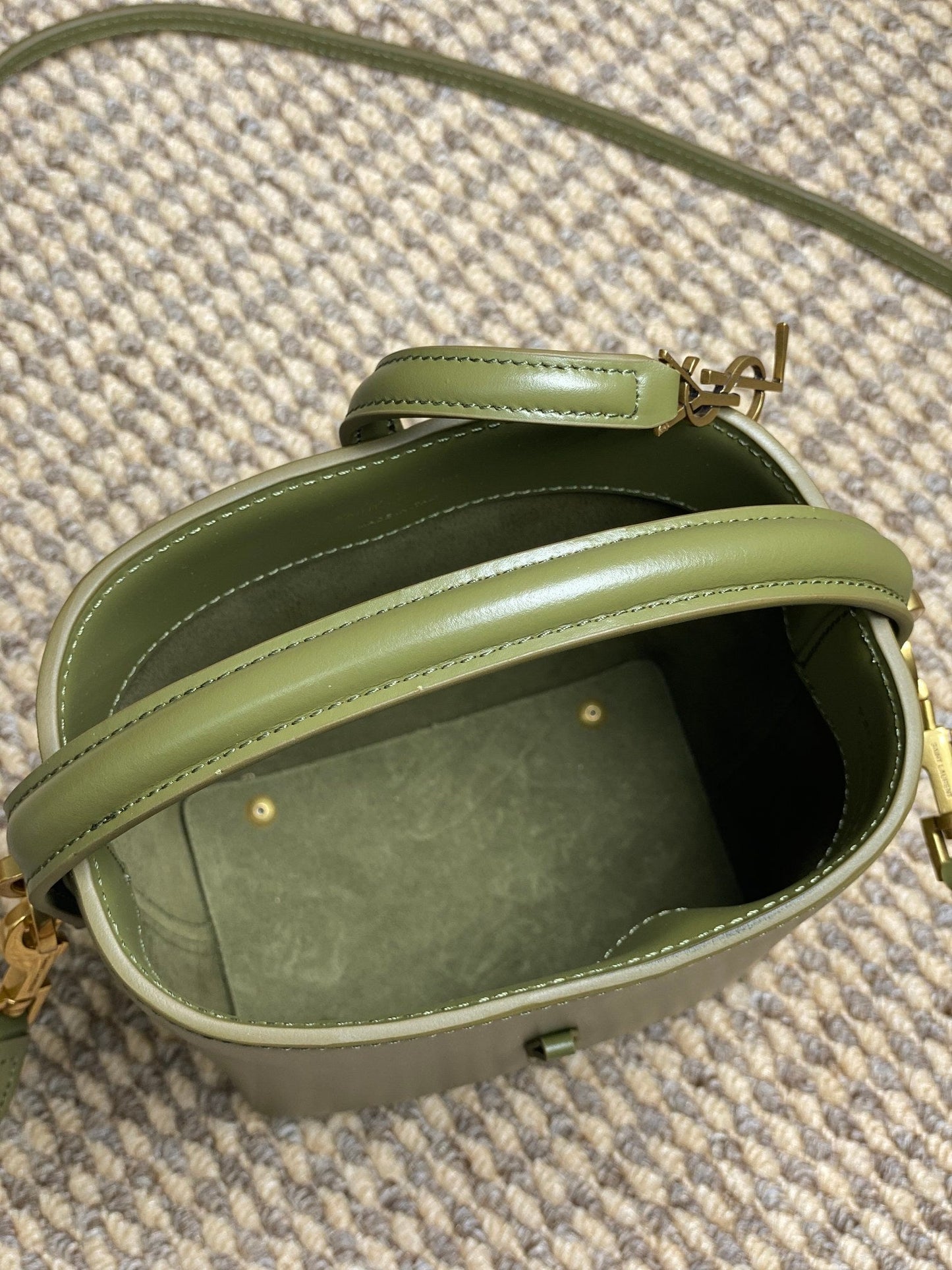 LE 37 MINI BUCKET BAG 15 IN AVOCADO GREEN CALFSKIN GOLD HARDWARE