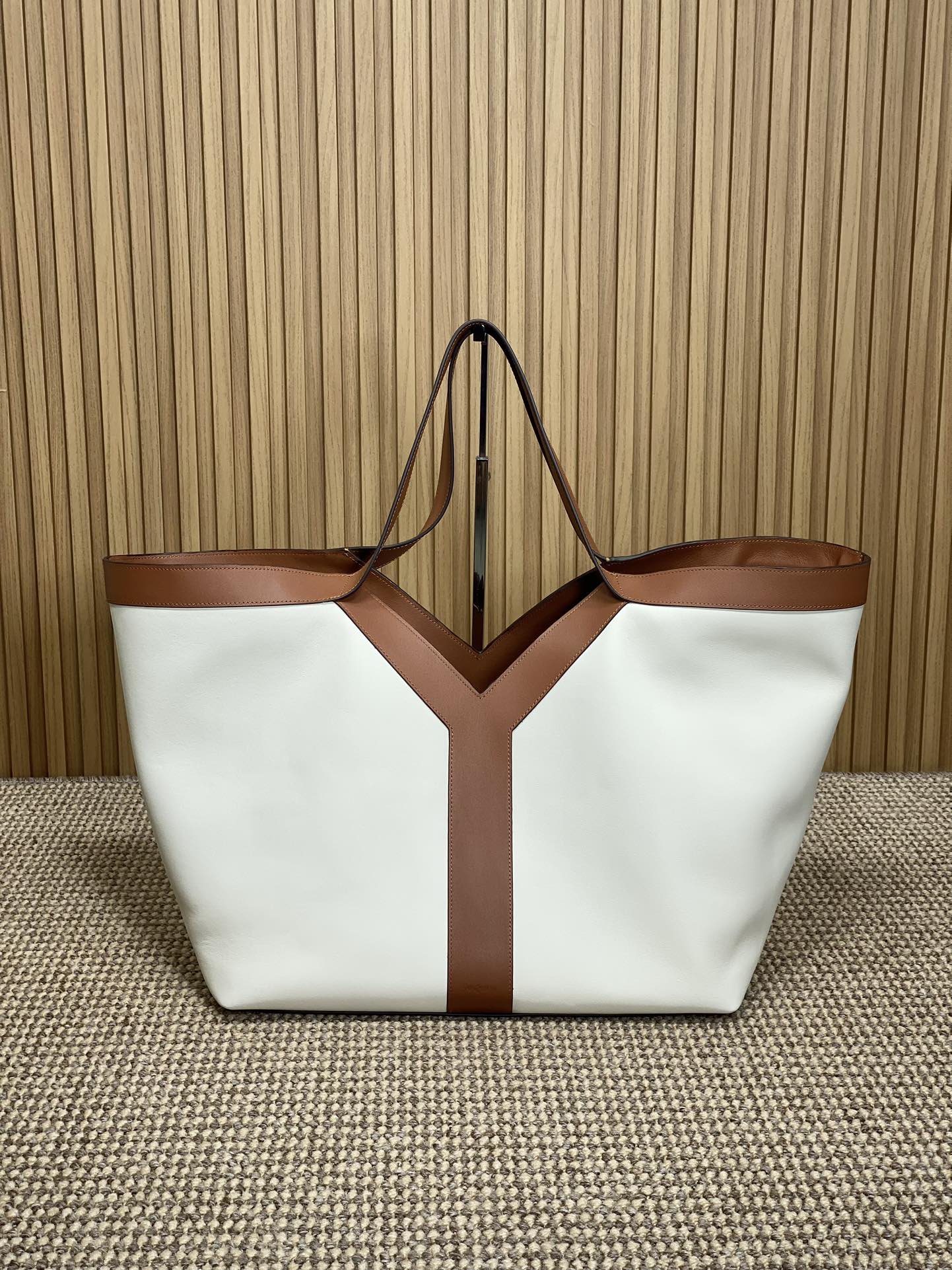 Y TOTE BAG 39 IN TAWNY BROWN MIX WHITE CALFSKIN