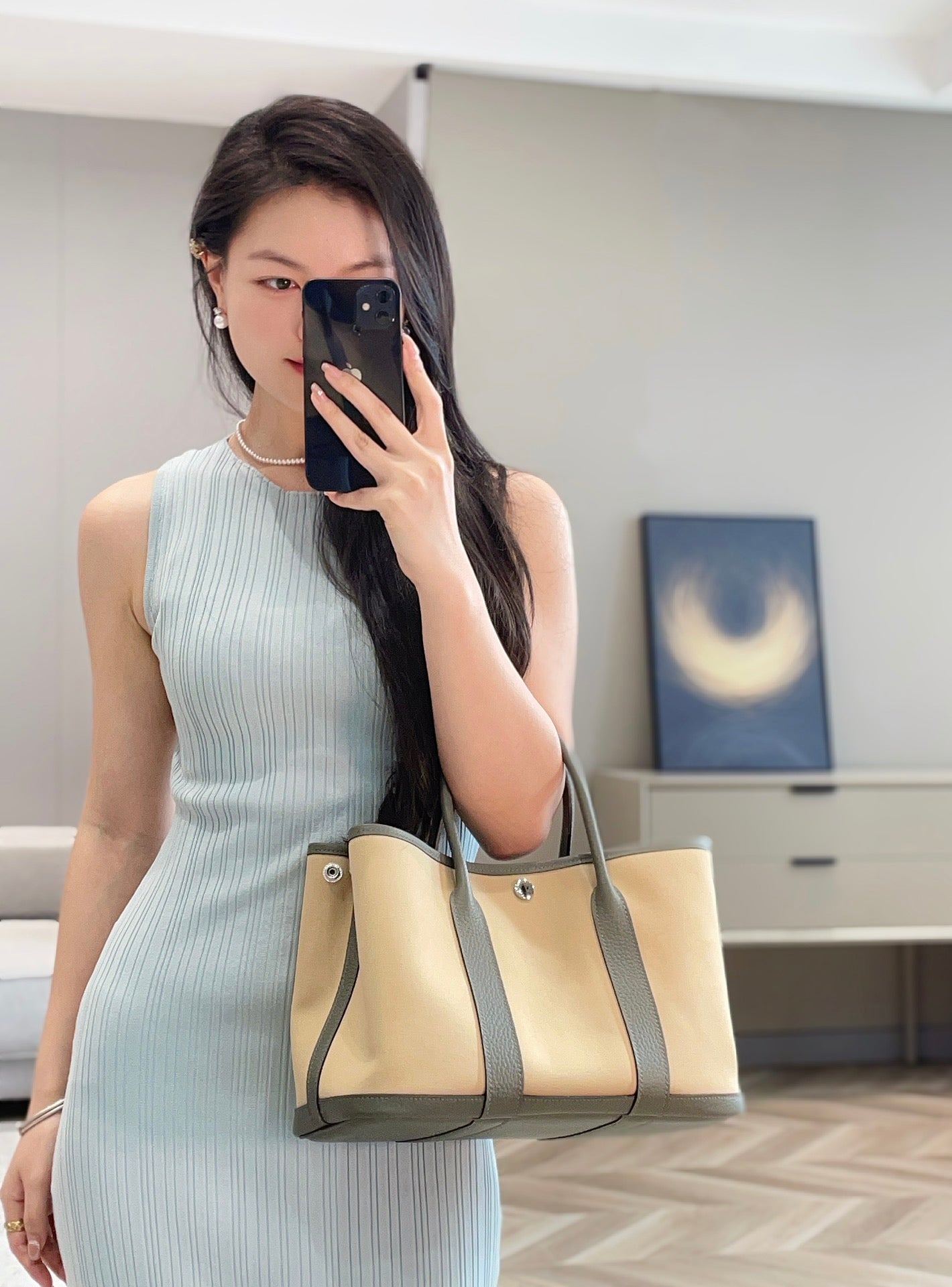 GARDEN PARTY 30CM IN DARK BEIGE TOILETS COTTON CANVAS AND GREY CALFSKIN