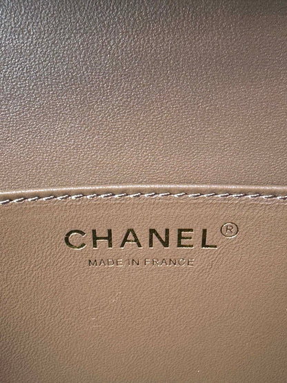 MEDIUM BOX BAG 22 IN CHOCOLATE LAMBSKIN GOLD HARDWARE