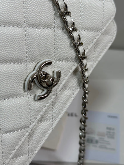 FLAP BAG WITH SILVER-TONE HANDLE 19 IN WHITE CAVIAR SKIN