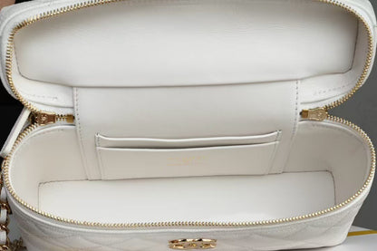 COSMETIC BAG 19 IN WHITE GRAINED CALFSKIN GOLD HARDWARE